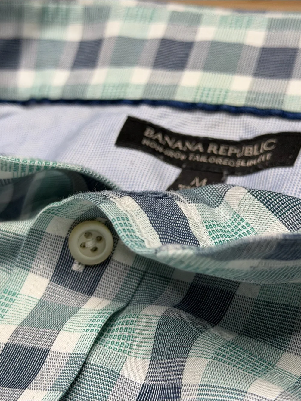 Banana Republic Non-Iron Men's Green and Blue Plaid Button-Down Shirt